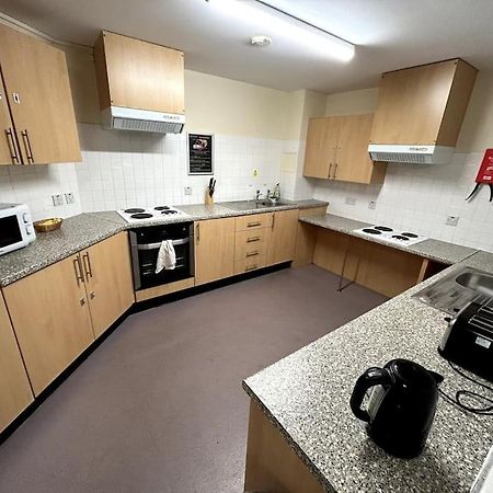 Spacious Ensuite Room With Shared Kitchen And Living Room Crewe Exterior photo